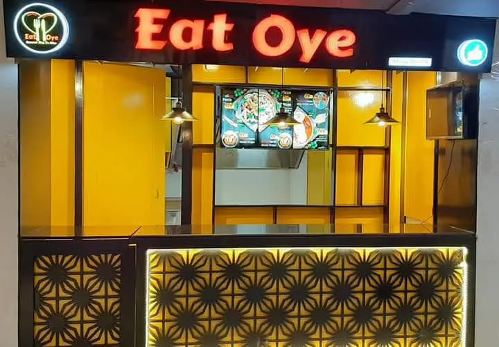Eat Oye Eastern Plaza — exterior