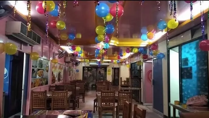 La Cafe Family Restaurant