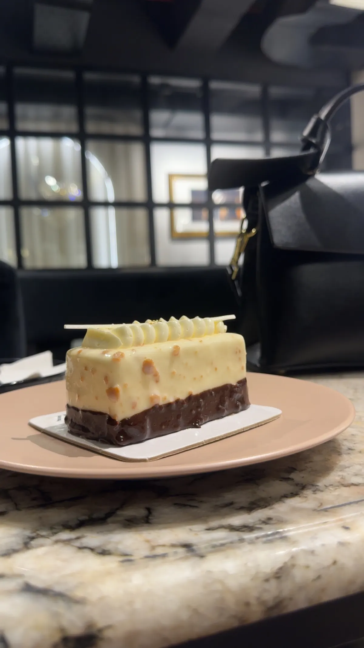 IZ Pâtisserie and Café - Dhanmondi Branch