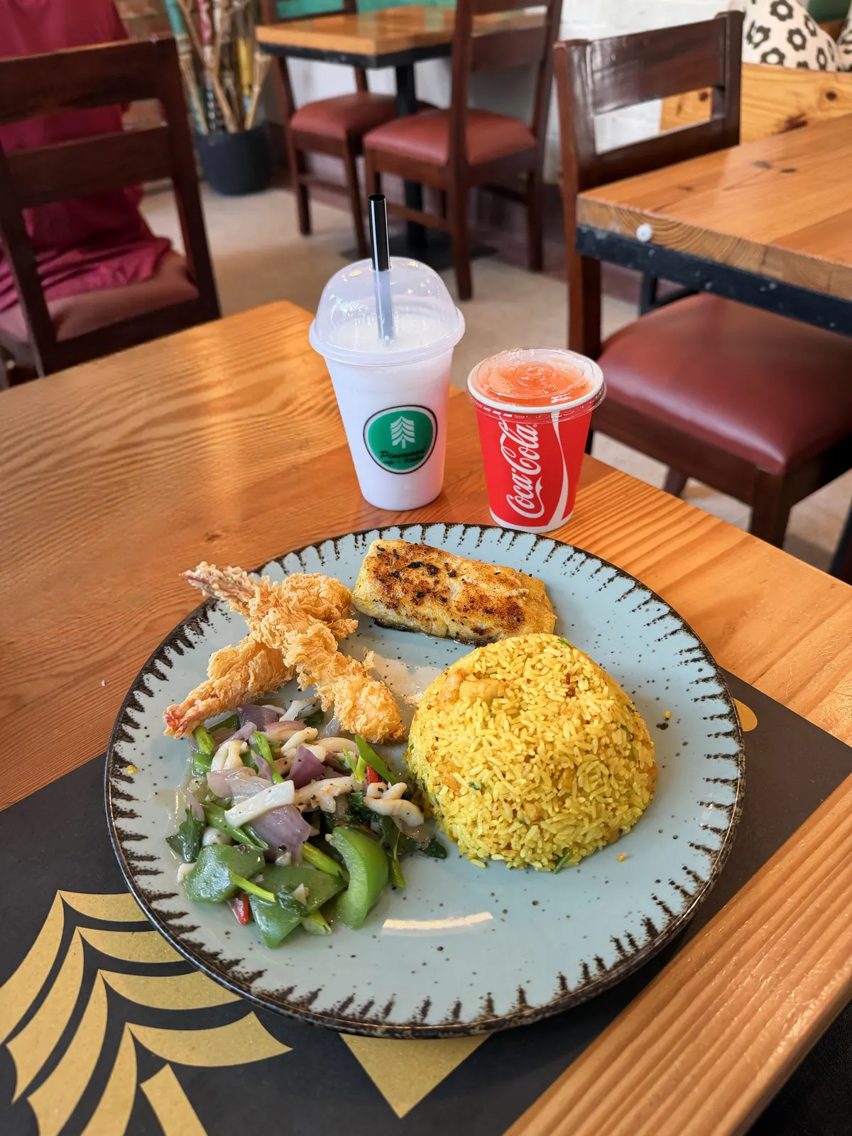 Pinewood Cafe n' Restaurant